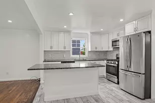 35 Oakleaf St, Bridgeport, CT 06606 - Photo 9