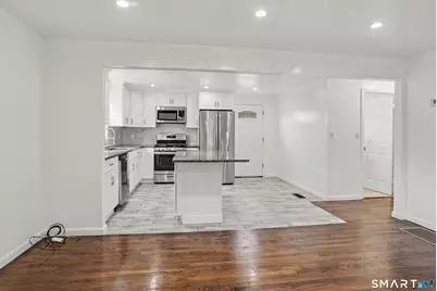 35 Oakleaf Street, Bridgeport, CT 06606 - Photo 7