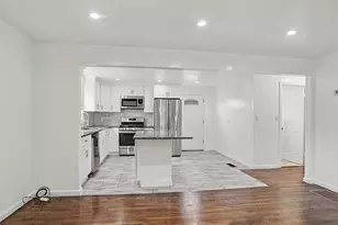 35 Oakleaf St, Bridgeport, CT 06606 - Photo 7