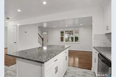 35 Oakleaf Street, Bridgeport, CT 06606 - Photo 11