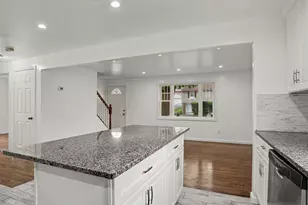 35 Oakleaf St, Bridgeport, CT 06606 - Photo 11