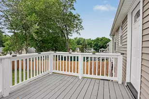 35 Oakleaf St, Bridgeport, CT 06606 - Photo 27