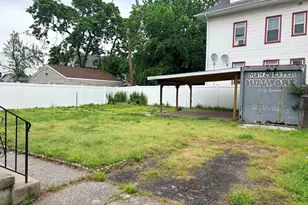214 Iranistan Ave, Bridgeport, CT 06604 - Photo 13