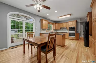 38 Douglas Dr, Hamden, CT 06518 - Photo 9