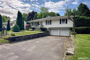 38 Fleetwood Dr, Waterbury, CT 06706 - Photo 25