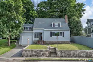30 Crest St, New London, CT 06320 - Photo 1
