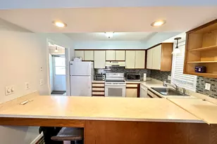 24 Oak Ridge Dr, Windsor Locks, CT 06096 - Photo 3