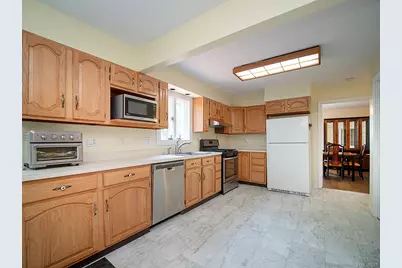 1681 Litchfield Turnpike, Woodbridge, CT 06525 - Photo 13