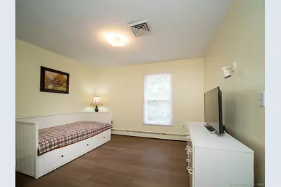 1681 Litchfield Turnpike, Woodbridge, CT 06525 - Photo 25