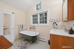 82 Old Post Rd, Clinton, CT 06413 - Photo 29