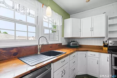 10 Manning Road, Windsor Locks, CT 06096 - Photo 9