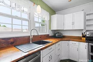 10 Manning Rd, Windsor Locks, CT 06096 - Photo 9