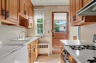 264 Texas Ave, Bridgeport, CT 06610 - Photo 7