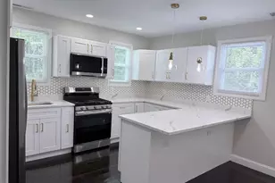 31 Atwater Ave, Derby, CT 06418 - Photo 3