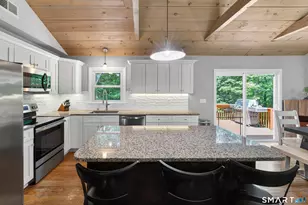 14 Deerfield Dr, Newtown, CT 06482 - Photo 5