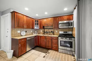 34 Selldan St, West Hartford, CT 06110 - Photo 13