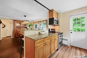 26 Fernbel Ln, West Hartford, CT 06107 - Photo 11