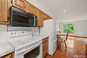 83 Columbus Pl, Stamford, CT 06907 - Photo 7