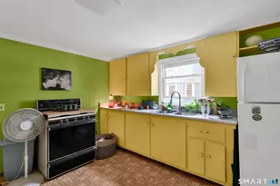 172 Nott St, Wethersfield, CT 06109 - Photo 9