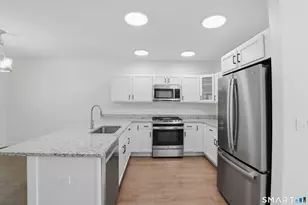 301 Harbour Close, New Haven, CT 06519 - Photo 7