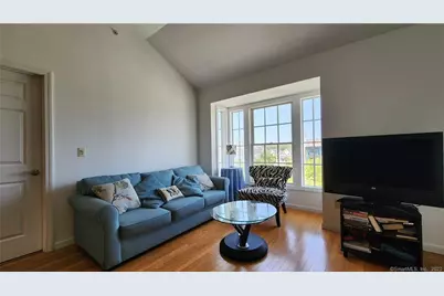 38 Hope Street #26, East Lyme, CT 06357 - Photo 3