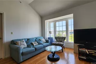 38 Hope St, East Lyme, CT 06357 - Photo 3