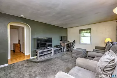92 Melbourne Court, Naugatuck, CT 06770 - Photo 3