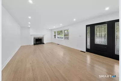 20 Oakridge Road, Trumbull, CT 06611 - Photo 9