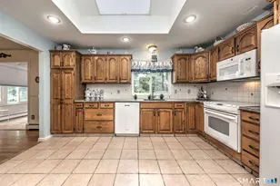 106 Greenwood Ln, Monroe, CT 06468 - Photo 5