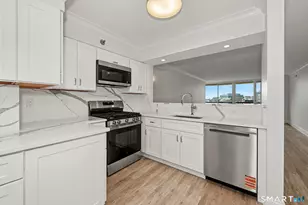 25 Forest St, Stamford, CT 06901 - Photo 7