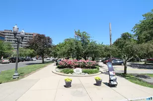 25 Forest St, Stamford, CT 06901 - Photo 31