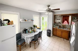 98 Huntington Rd, Bridgeport, CT 06608 - Photo 3