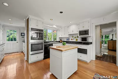 28 Center Street, Fairfield, CT 06890 - Photo 21