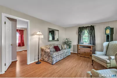 19 Alberta Street, Windsor Locks, CT 06096 - Photo 5
