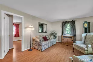 19 Alberta St, Windsor Locks, CT 06096 - Photo 5