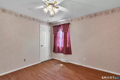 19 Alberta Street, Windsor Locks, CT 06096 - Photo 9