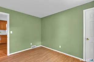 19 Alberta St, Windsor Locks, CT 06096 - Photo 17
