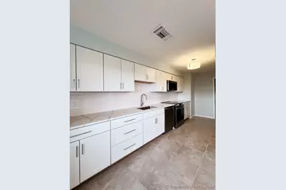 3200 Park Avenue #4D, Bridgeport, CT 06604 - Photo 7