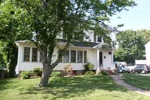 241 Henry St, Manchester, CT 06042 - Photo 3