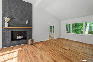 19 Fawn Dr, Woodbridge, CT 06525 - Photo 5