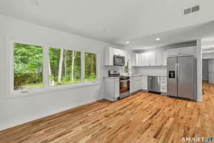19 Fawn Dr, Woodbridge, CT 06525 - Photo 9