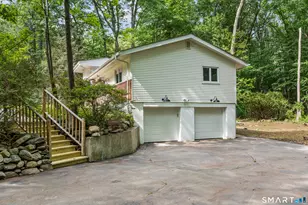 19 Fawn Dr, Woodbridge, CT 06525 - Photo 3