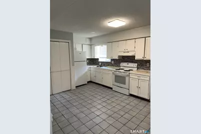 909 Hamilton Avenue #6, Waterbury, CT 06706 - Photo 5