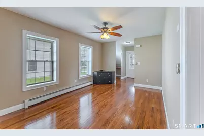 31 Suffield Street, Windsor Locks, CT 06096 - Photo 3