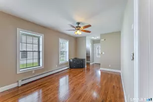 31 Suffield St, Windsor Locks, CT 06096 - Photo 3