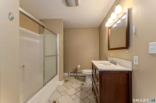 31 Suffield St, Windsor Locks, CT 06096 - Photo 15