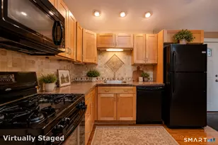 31 Suffield St, Windsor Locks, CT 06096 - Photo 3