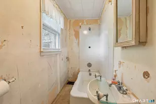 16 Seeley St, Danbury, CT 06810 - Photo 11