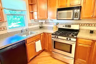 10 E Gate Ln, Hamden, CT 06514 - Photo 7