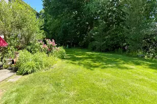 10 E Gate Ln, Hamden, CT 06514 - Photo 21